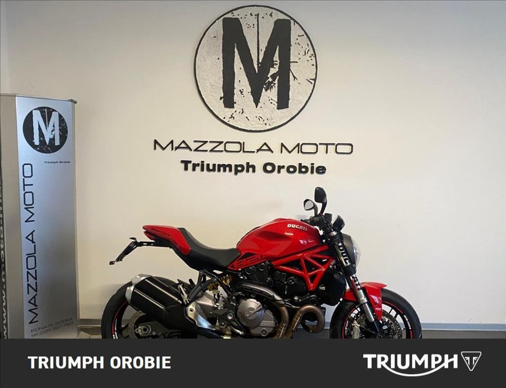 DUCATI Monster 821 Red