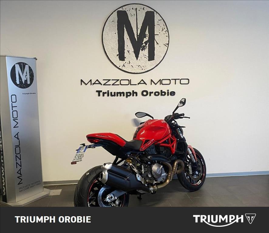 DUCATI Monster 821 Red