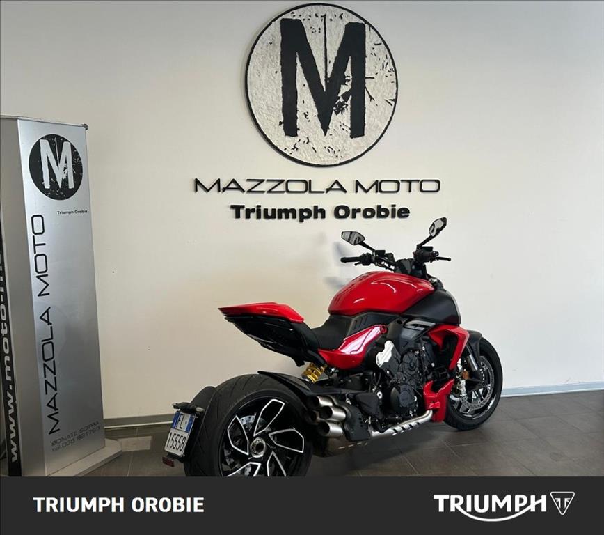 DUCATI Diavel V4 