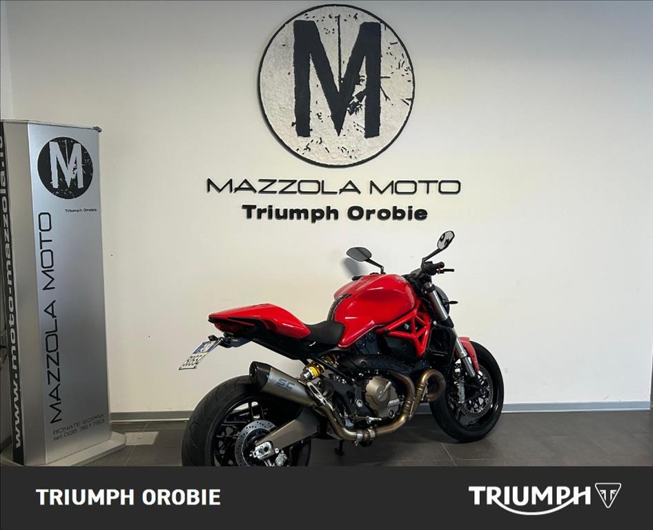 DUCATI Monster 821 Red