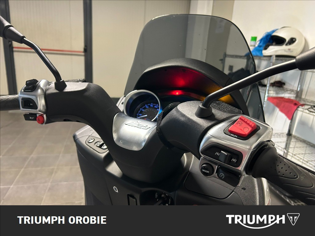 PIAGGIO MP3 300 hpe Abs