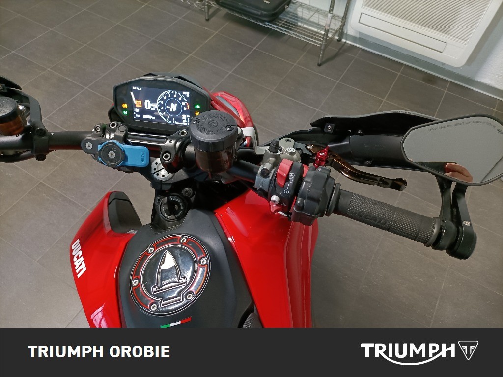 DUCATI Hypermotard 950 Red