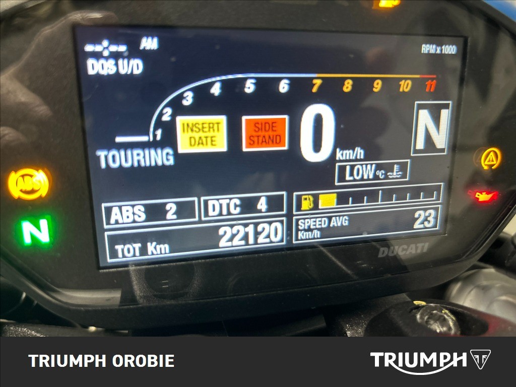 DUCATI Monster 821 Red