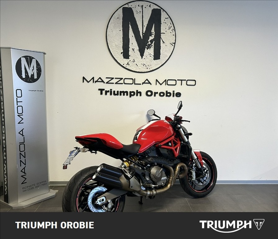 DUCATI Monster 821 Red