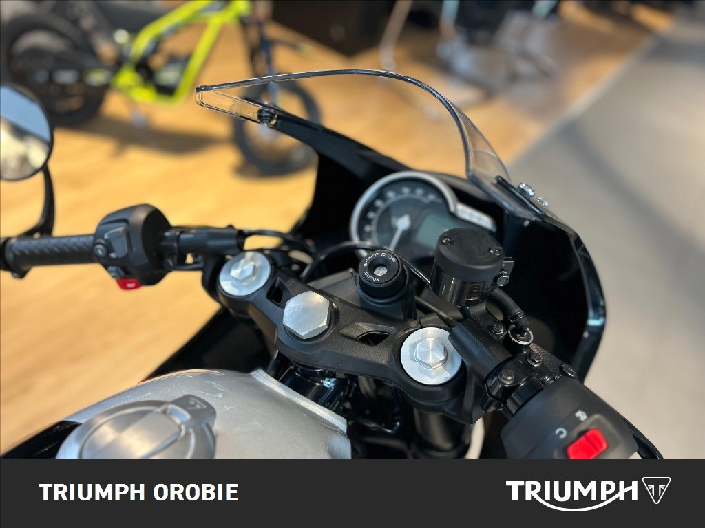 TRIUMPH Thruxton 400 Phantom Black / Aluminium Silver Abs
