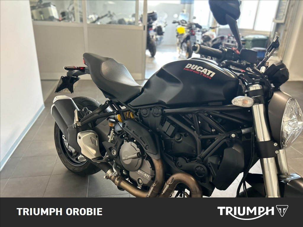 DUCATI Monster 821 Dark