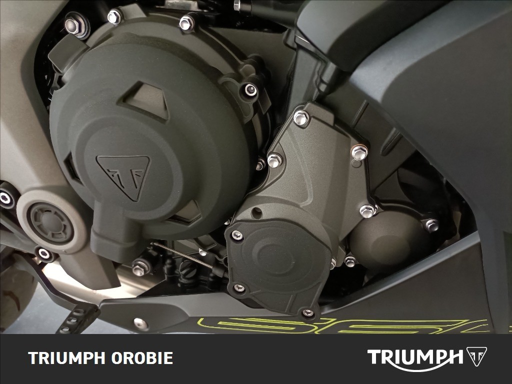 TRIUMPH Daytona 660 dep.A2 Abs