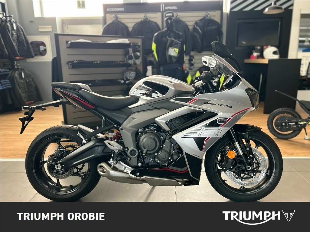 TRIUMPH Daytona 660 Aluminium SIlver / Sapphire Black Abs