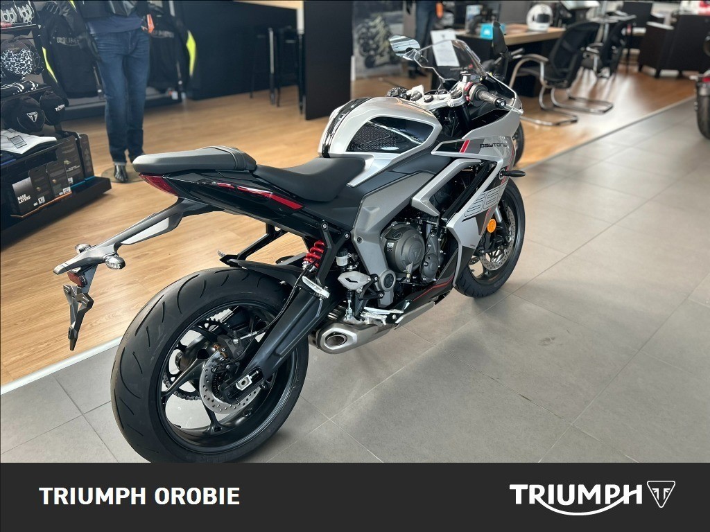 TRIUMPH Daytona 660 Aluminium SIlver / Sapphire Black Abs
