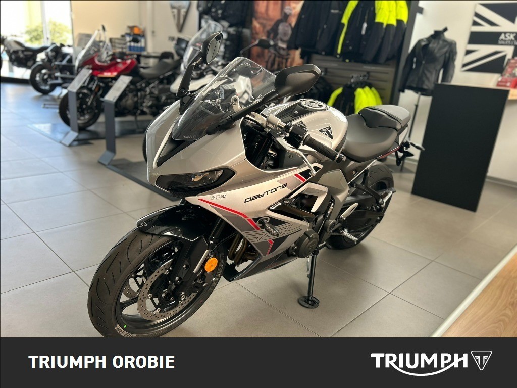 TRIUMPH Daytona 660 Aluminium SIlver / Sapphire Black Abs