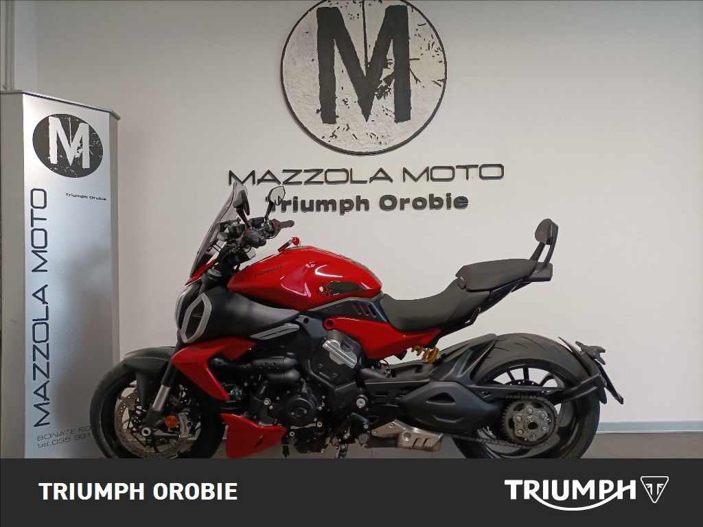 DUCATI Diavel V4 1158 Red