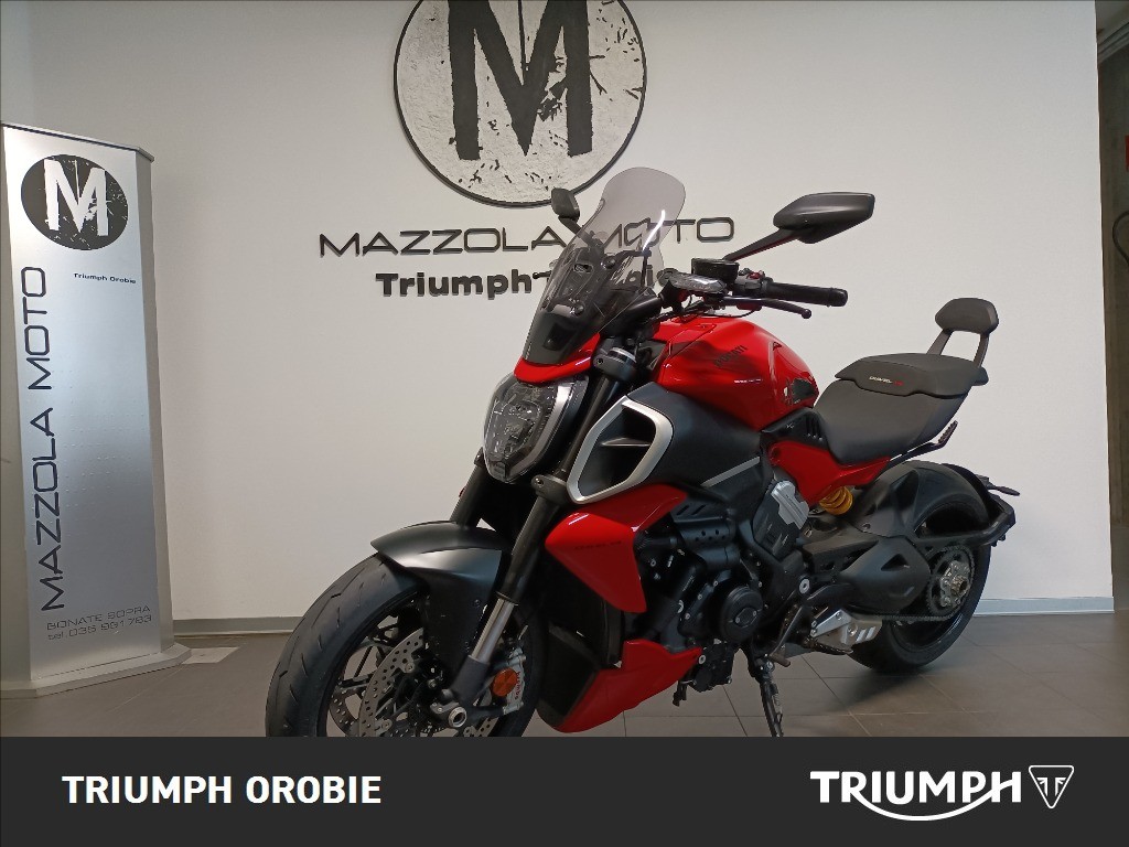 DUCATI Diavel V4 1158 Red